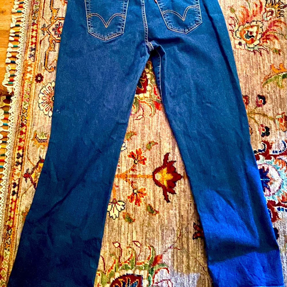 Slightly used Levi jeans size 18 women’s